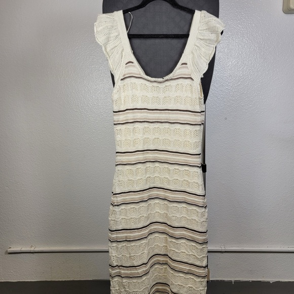 Freshman Cream and Black Sheath Dress - Picture 2 of 6